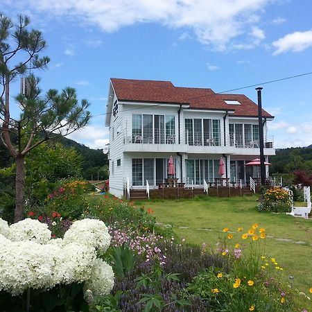 Walking Sky Pension Gapyeong Extérieur photo