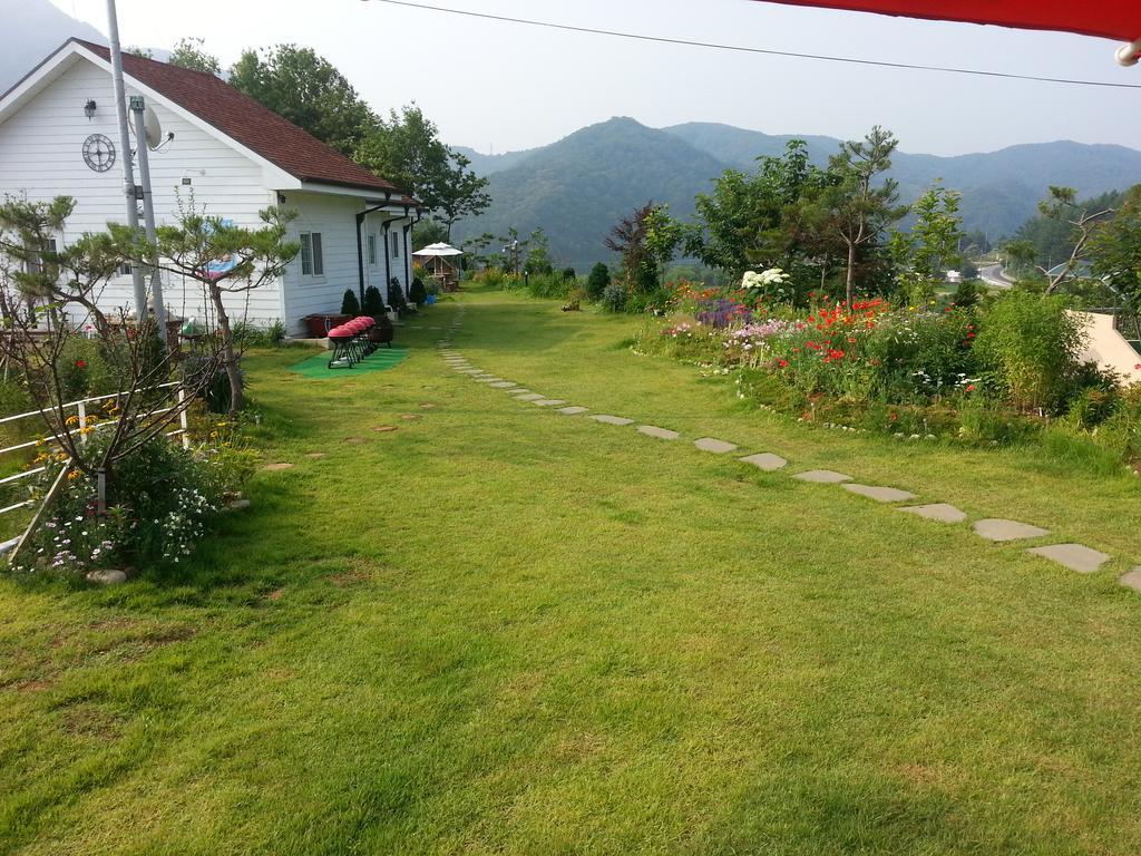Walking Sky Pension Gapyeong Extérieur photo