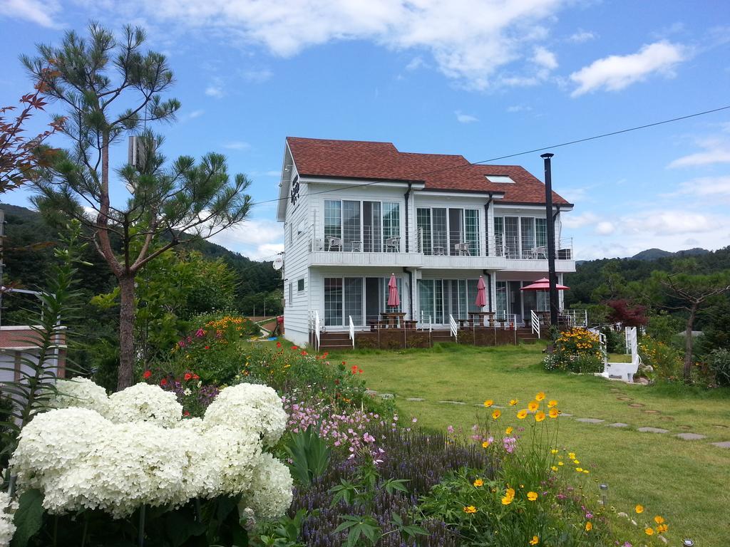Walking Sky Pension Gapyeong Extérieur photo